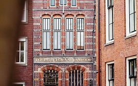 Post-Plaza Hotel&Grand Café